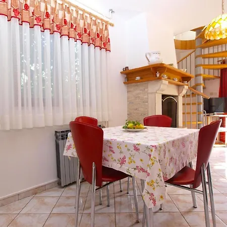 Apartment Fuer 3 Personen Ca 45 Qm In Medulin, Istrien Suedkueste Von Istrien *
